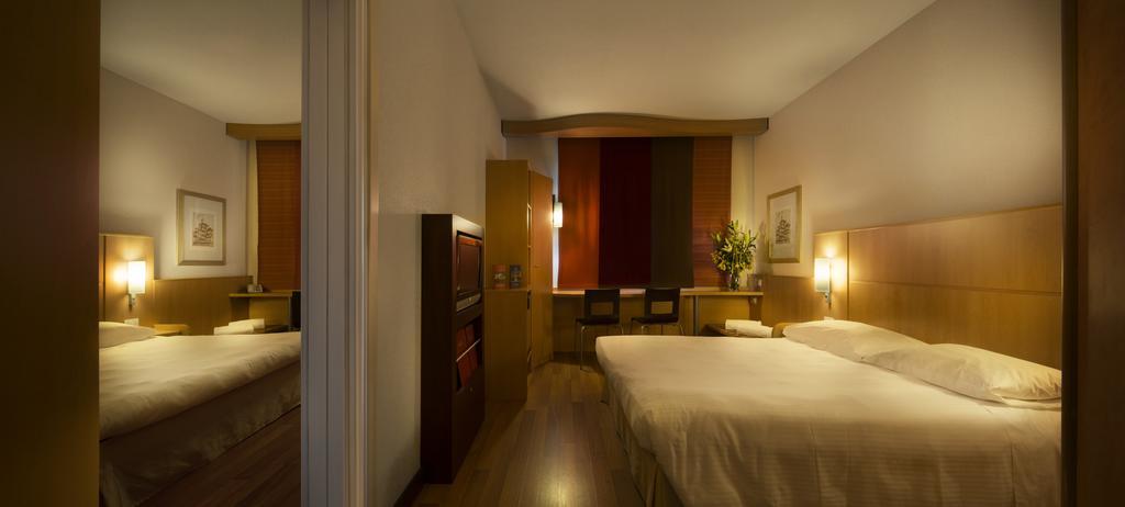 2 Camere Comunicanti