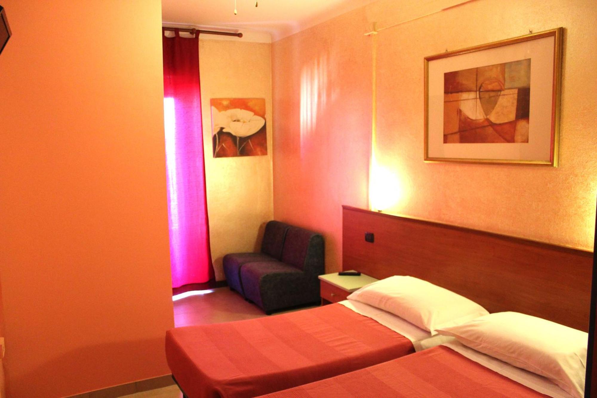 Double Room with Private Bathroom,704387359:JPEG