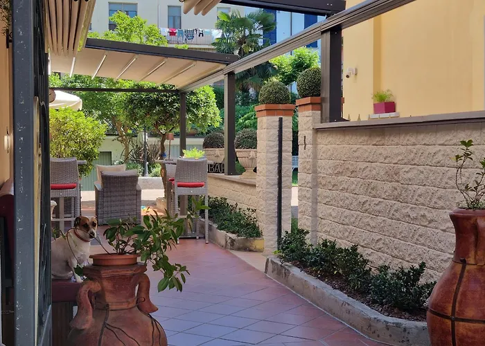 Hotel Charly